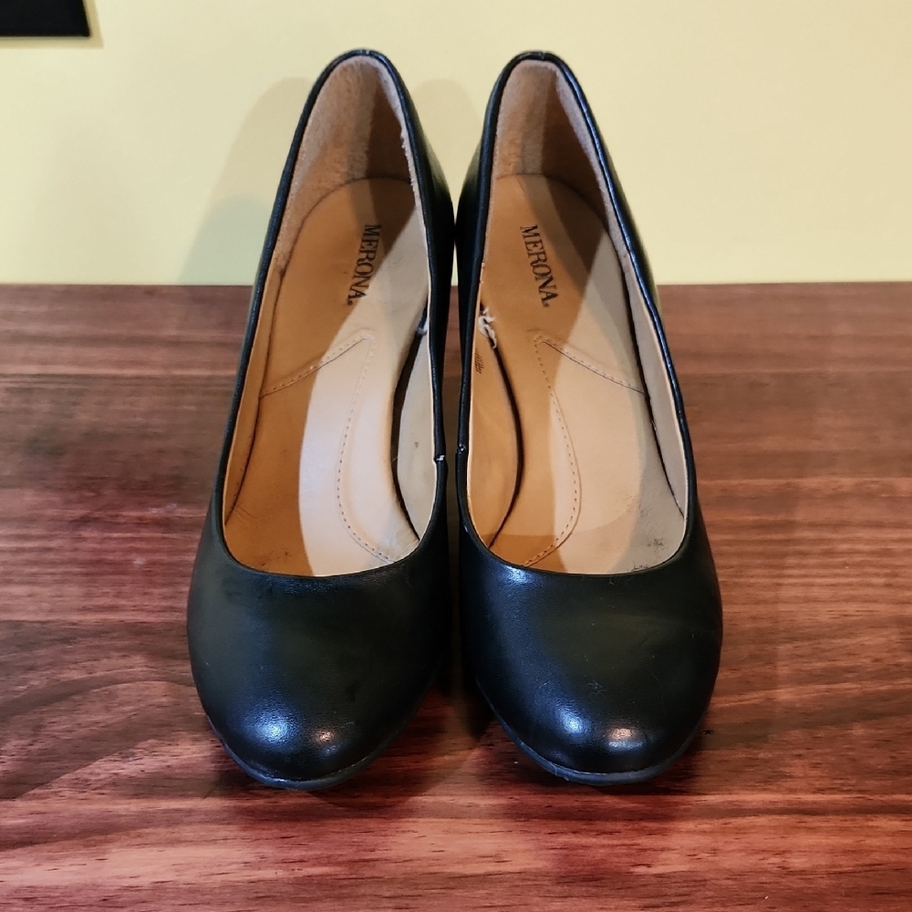 Merona Black Classic Heels